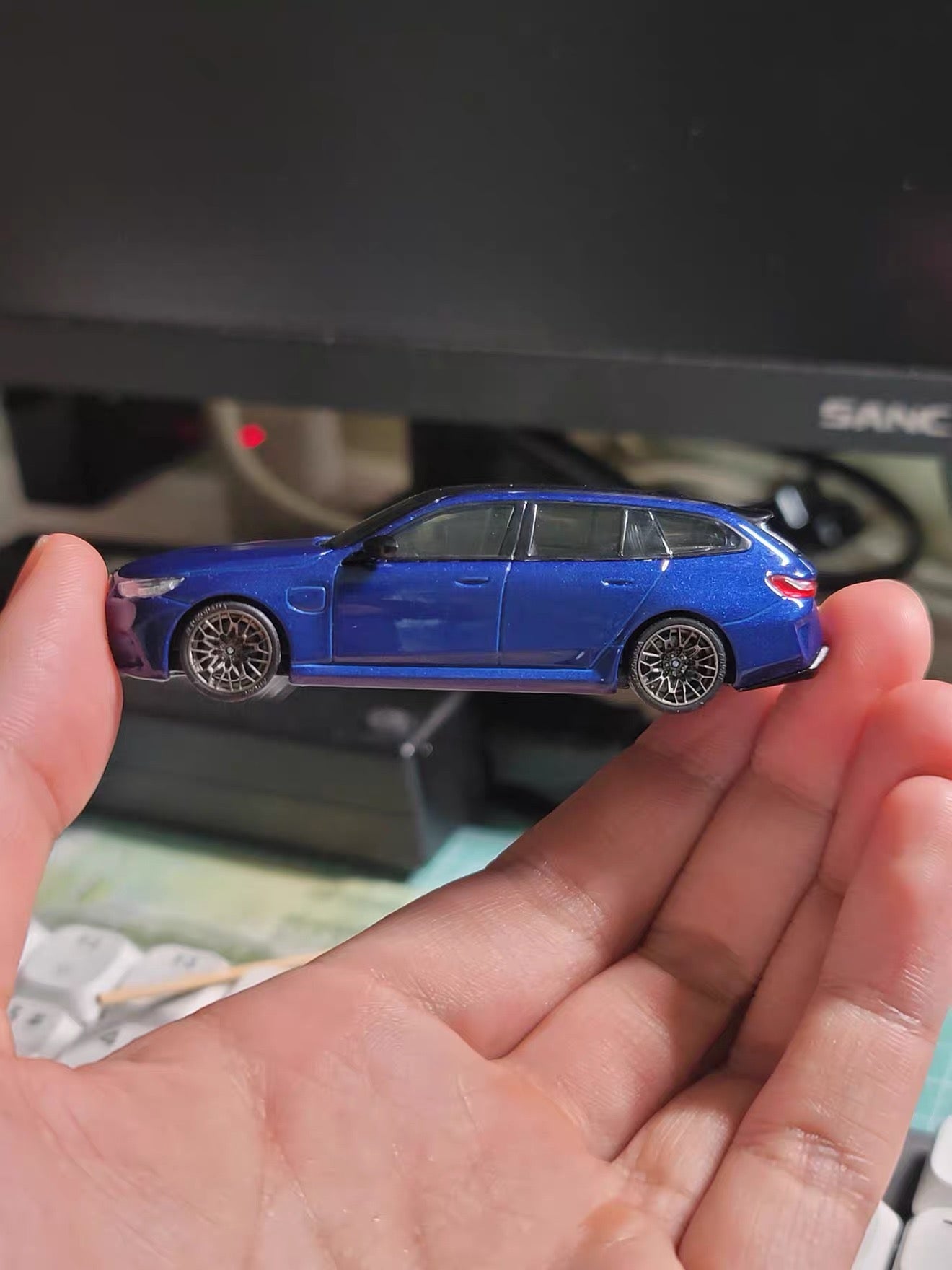 Puff Studio 1:64 BMW 827M Robot 8.5mm Axle Wheels | Aggressive Stance Diecast Custom Wheels