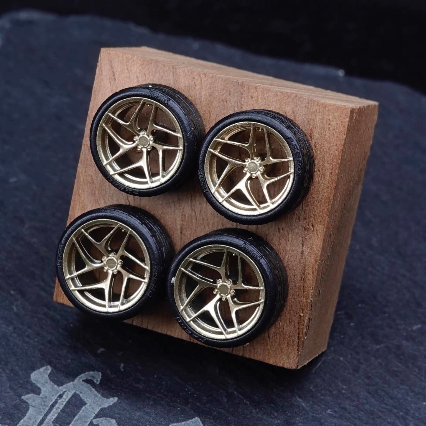 Puff Studio 1:64 Ferrari 812 Superfast Wheels | Front 8.5mm Rear 8.8mm Axle OEM Style Aggressive Stance Diecast Custom Wheel Set