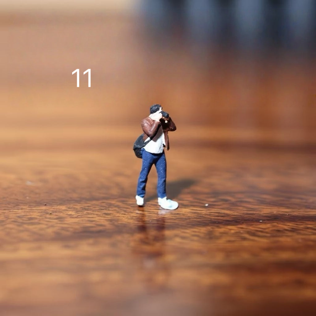 1:64 Scale Resin Figure Model Miniature People Set Diorama Accessories for Diecast Car Display