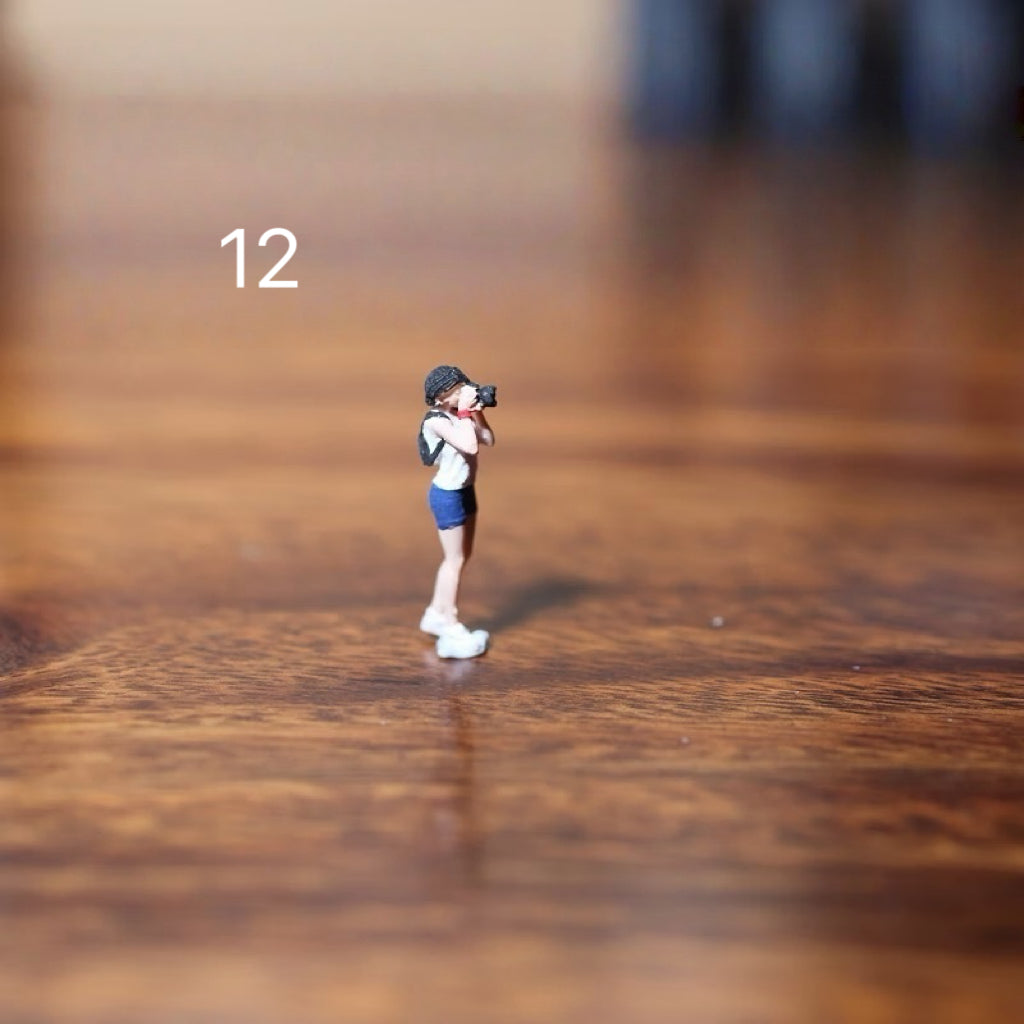 1:64 Scale Resin Figure Model Miniature People Set Diorama Accessories for Diecast Car Display