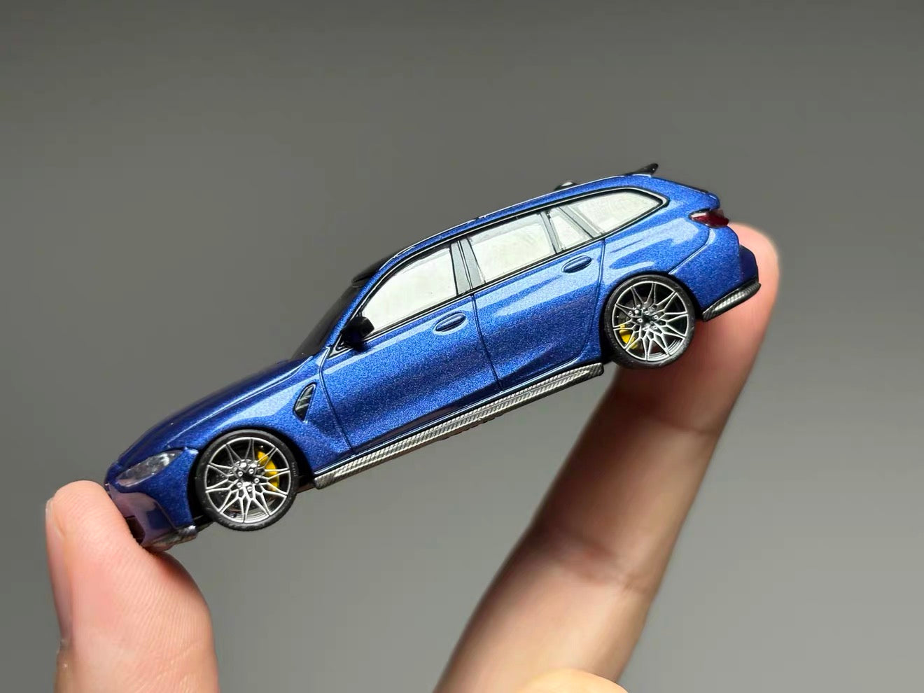 1:64 BMW M3 Touring Replica Bearing Wheels with Tires 9.8mm Custom Alloy Rims for Diecast Models
