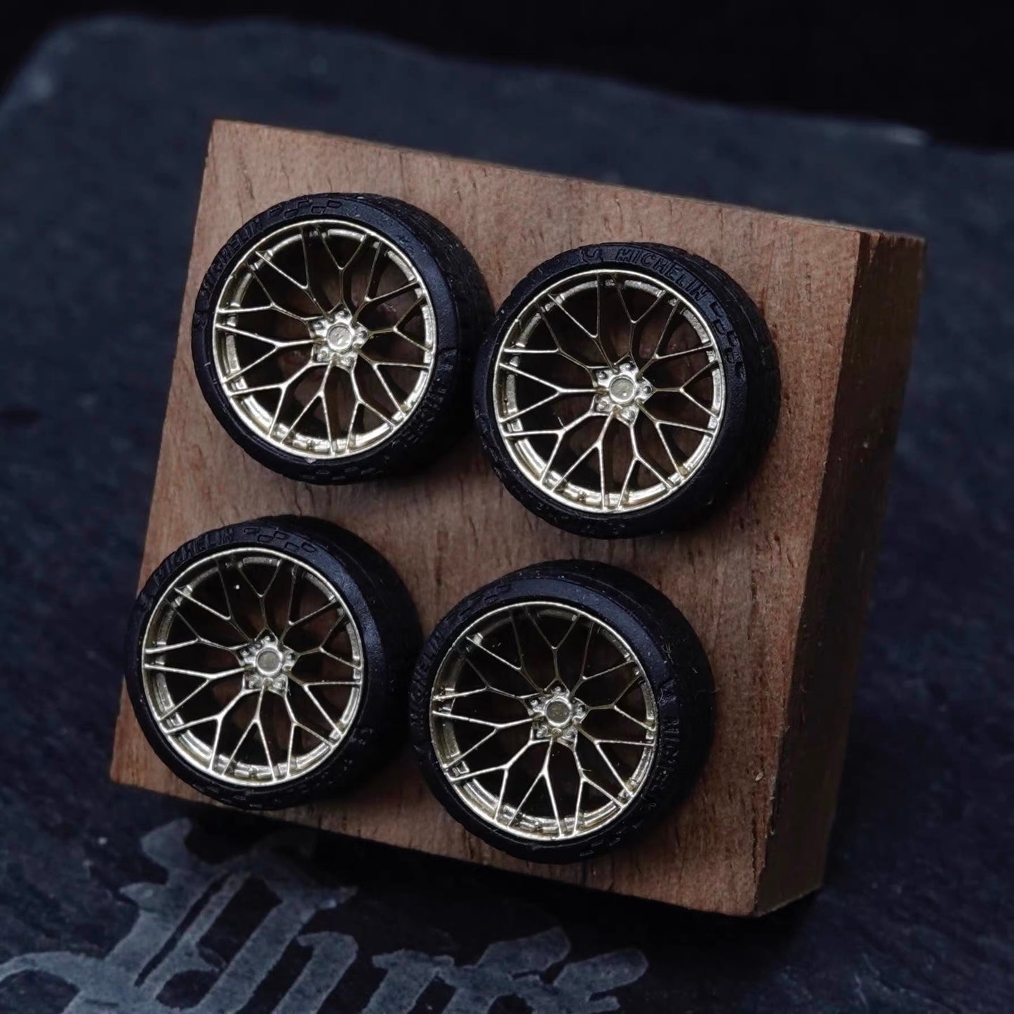 Puff Studio 1:64 HRE P200 8.8mm Axle Wheels | Aggressive Stance Diecast Custom Wheels
