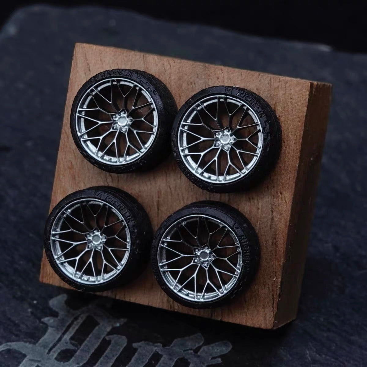 Puff Studio 1:64 HRE P200 8.8mm Axle Wheels | Aggressive Stance Diecast Custom Wheels