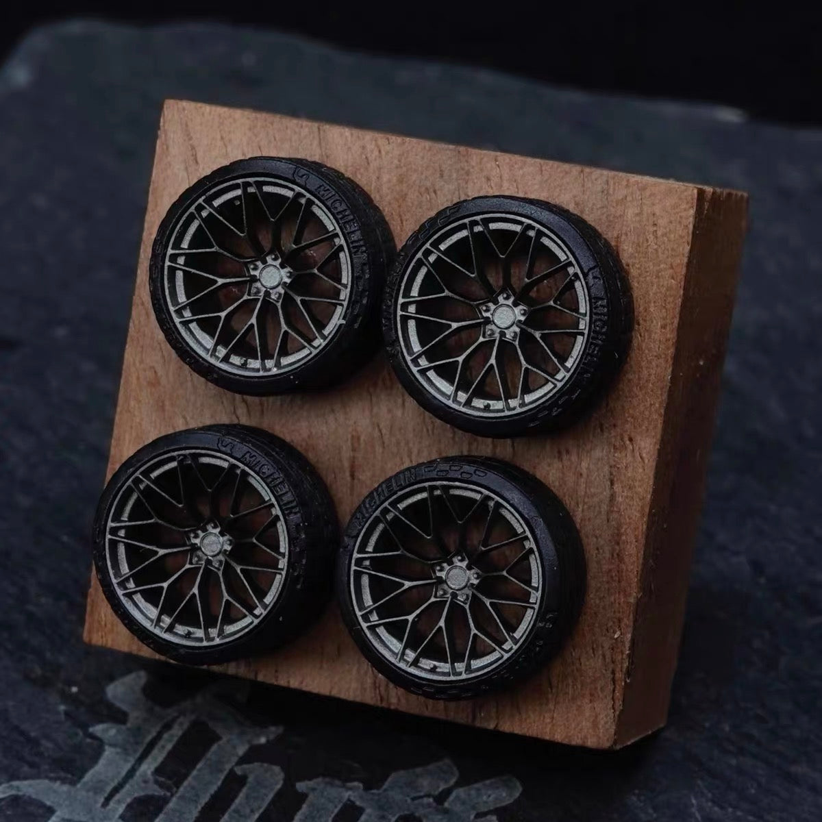 Puff Studio 1:64 HRE P200 8.8mm Axle Wheels | Aggressive Stance Diecast Custom Wheels