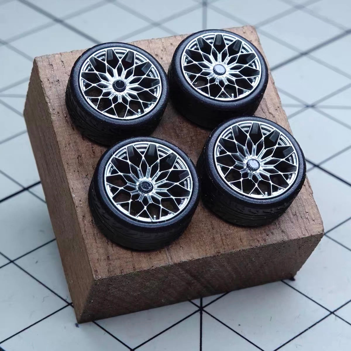 Puff Studio 1:64 Lamborghini Huracan STO OEM Style Wheels | Front 8.5mm Rear 8.8mm Axle Diecast Custom Stance Wheels