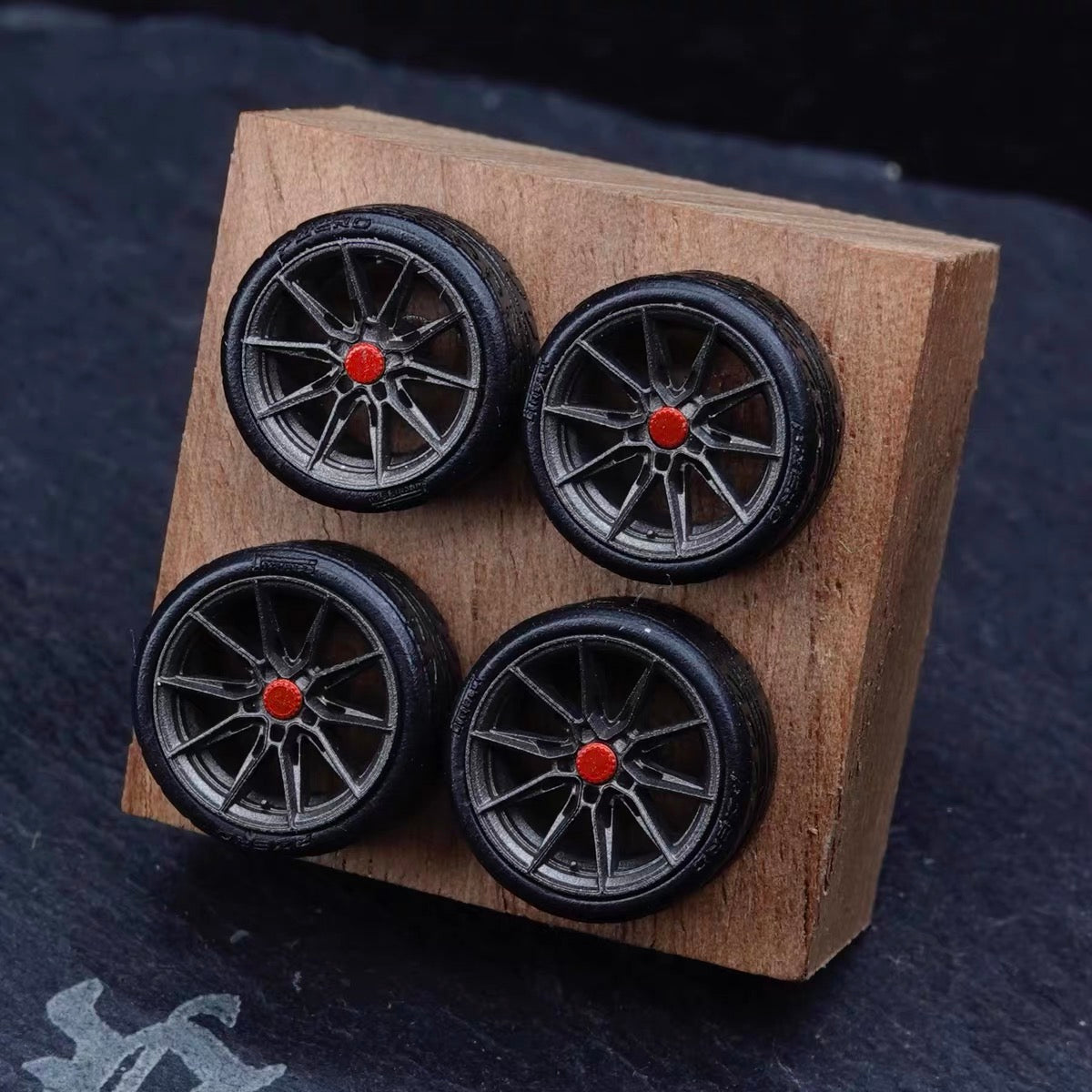 Puff Studio 1:64 Vossen EVO2R Wheels | Front 8.5mm Rear 8.8mm Axle OEM Style Aggressive Stance Diecast Custom Wheels