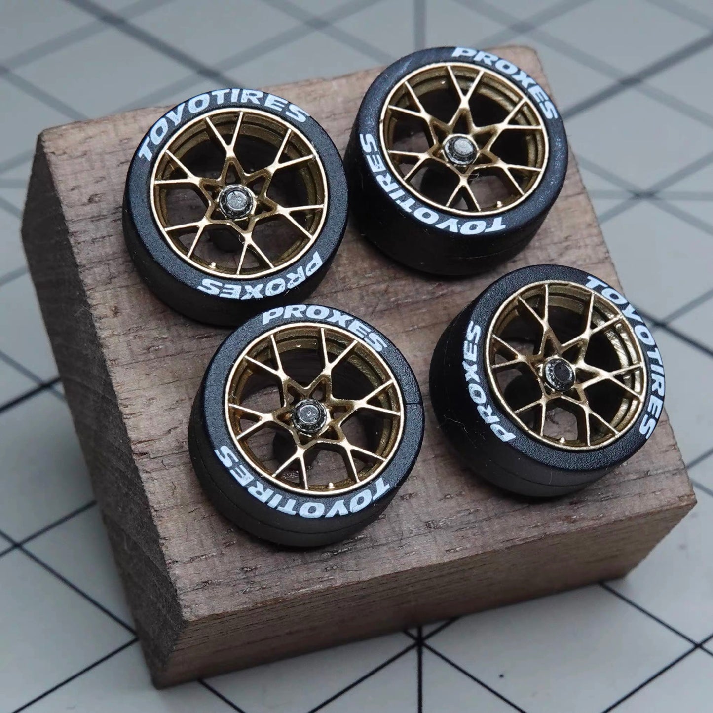 Puff Studio 1:64 Porsche 718 GT4 OEM Wheels | 8.1mm Axle Factory Style Diecast Custom Wheel Set