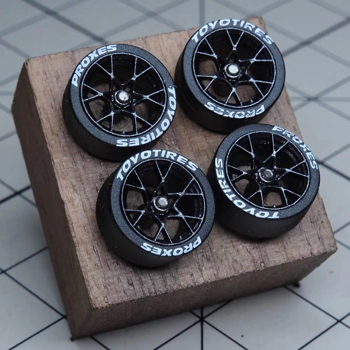 Puff Studio 1:64 Porsche 718 GT4 OEM Wheels | 8.1mm Axle Factory Style Diecast Custom Wheel Set