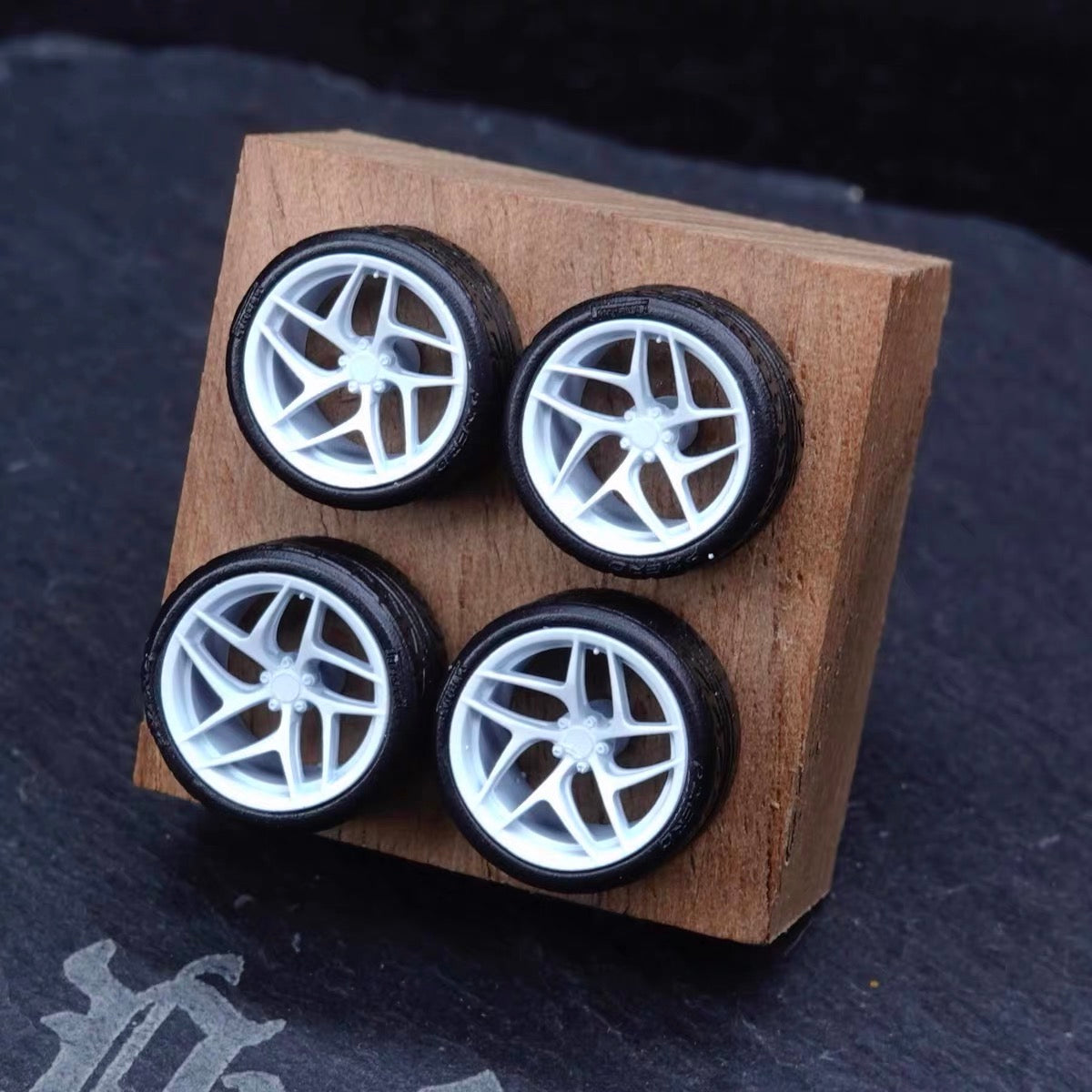Puff Studio 1:64 Ferrari 812 Superfast Wheels | Front 8.5mm Rear 8.8mm Axle OEM Style Aggressive Stance Diecast Custom Wheel Set