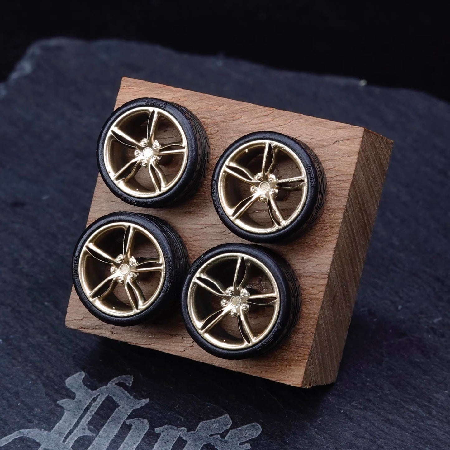 Puff Studio 1:64 Ferrari 296 GTB Wheels | Front 8.5mm Rear 8.8mm Axle OEM Style Aggressive Stance Diecast Custom Wheel Set