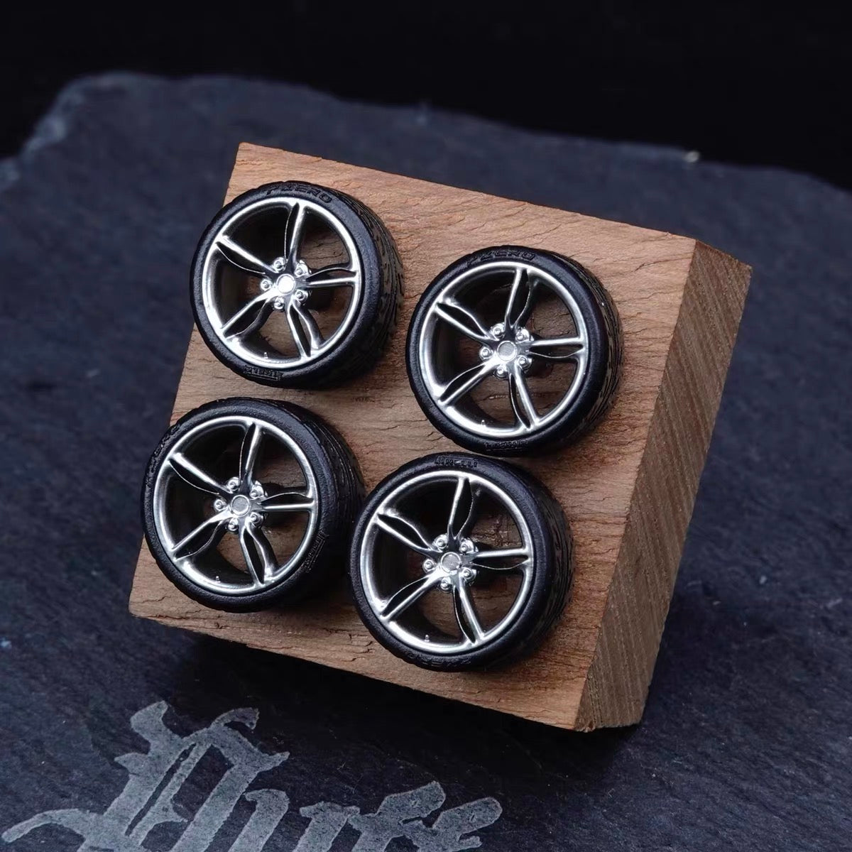 Puff Studio 1:64 Ferrari 296 GTB Wheels | Front 8.5mm Rear 8.8mm Axle OEM Style Aggressive Stance Diecast Custom Wheel Set