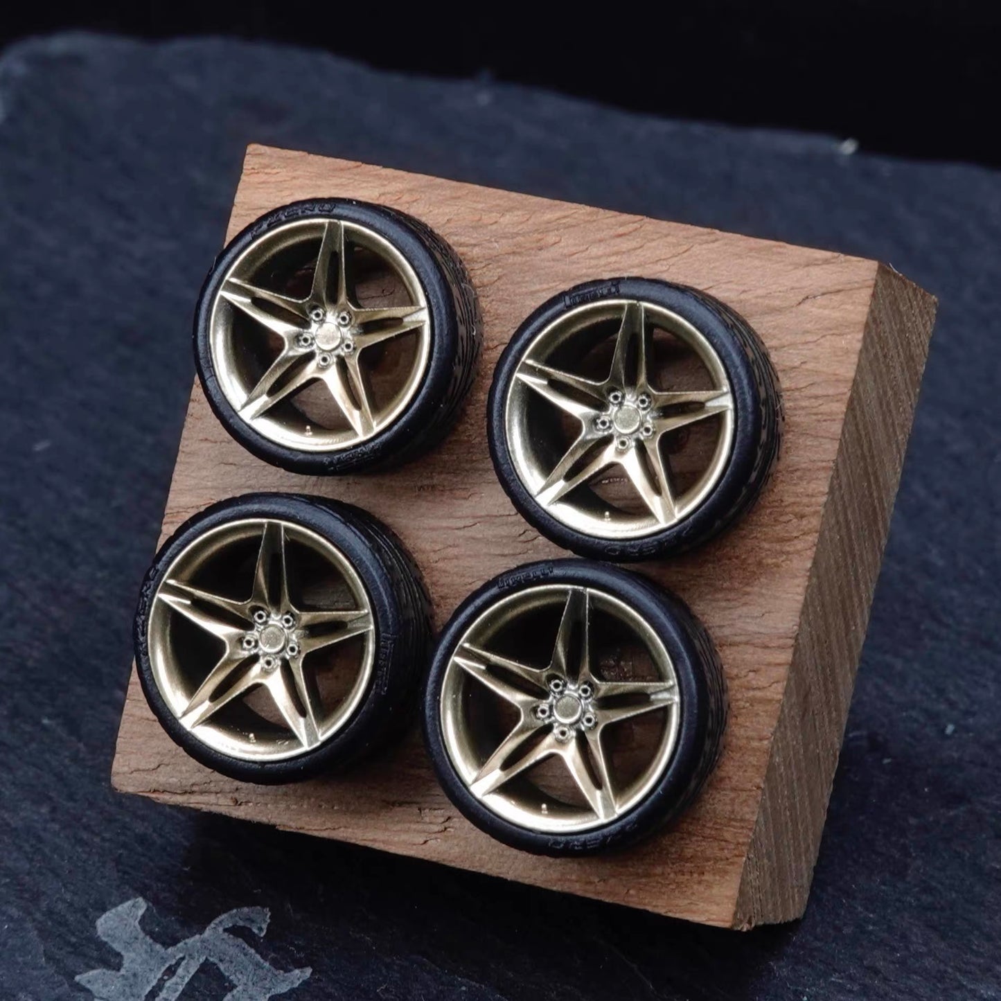 Puff Studio 1:64 Ferrari SF90 Wheels | Front 8.5mm Rear 8.8mm Axle OEM Style Aggressive Stance Diecast Custom Wheel Set