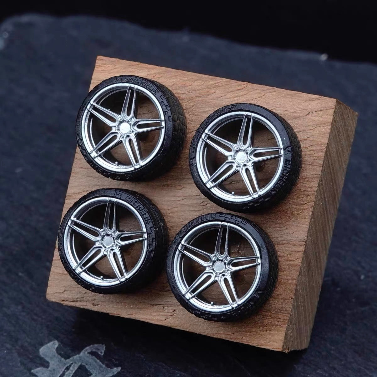Puff Studio 1:64 Vossen EVO1 8.8mm Axle Wheels | OEM Style Aggressive Stance Diecast Custom Wheel Set