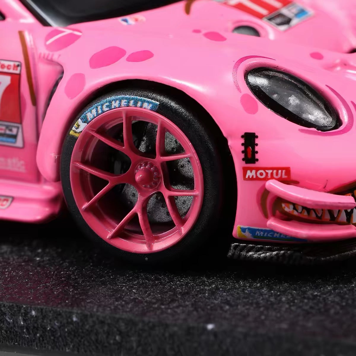1:64 Dynamic Bearing Wheel Set with Resin Tires – Pink Dino & Green Dino Custom Wheels for MINI GT Diecast Model Cars