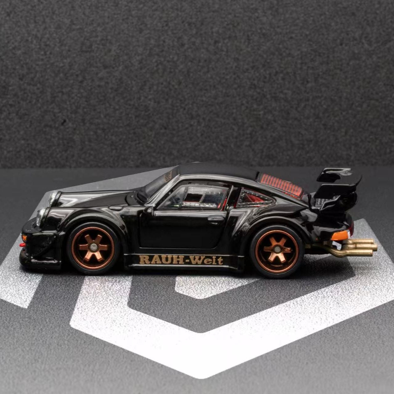 FG 1:64 Porsche RWB 930 Diecast Model Car Full Opening Black Collectible Display Model